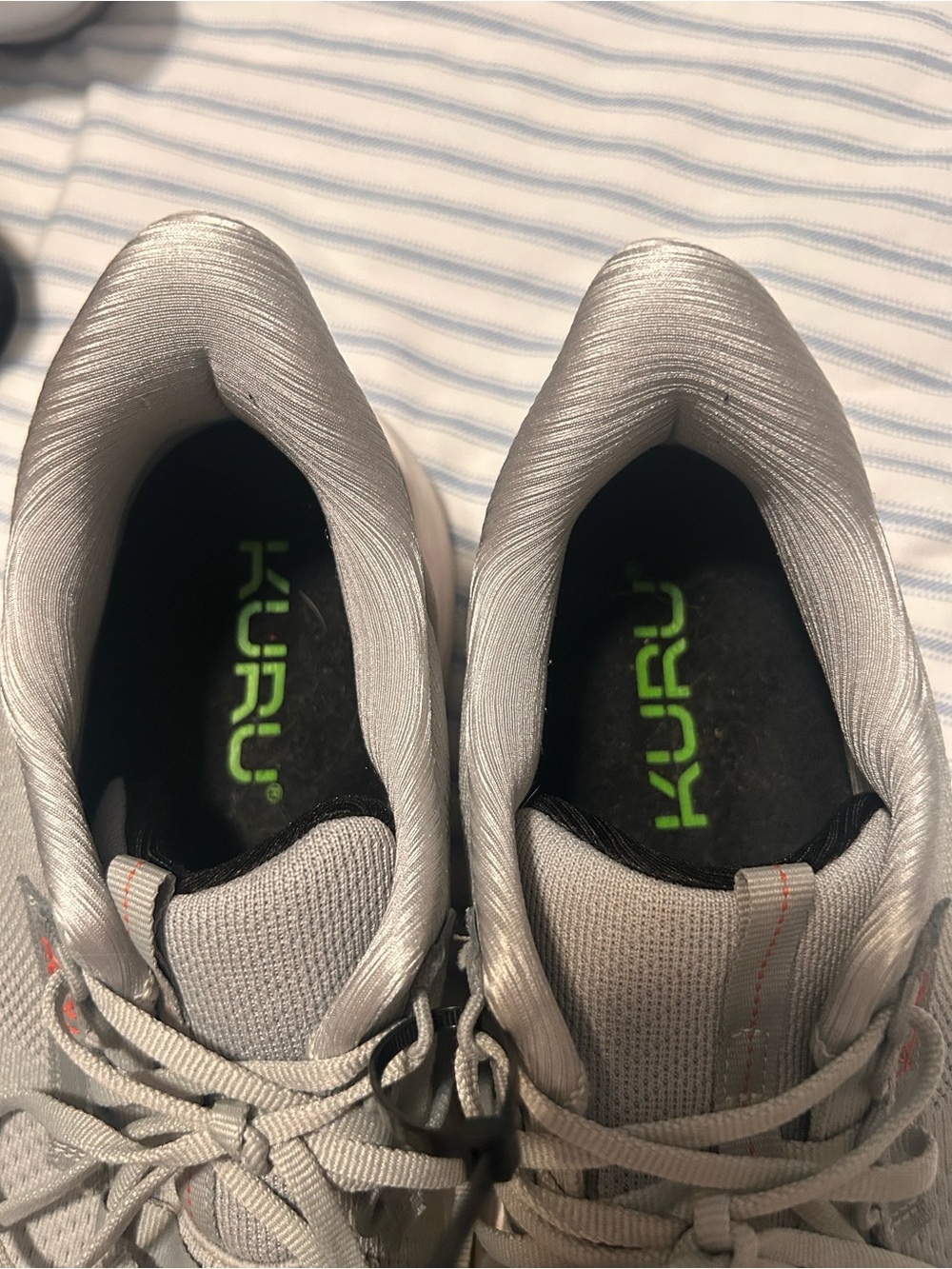 KURU Men's Light Silver Athletic Shoes with Neon Green Insole Logo